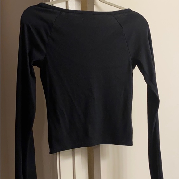 black crop top - Picture 2 of 3